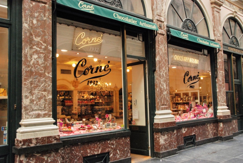 chocolaterie-SERANON-min_chocolate_chocolaterie_shop_luxury_chic_gallery_brussels_belgium-558146